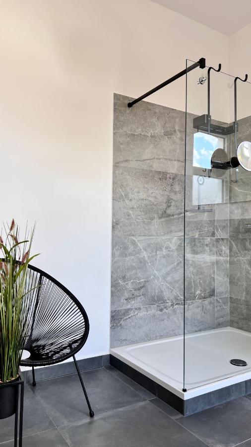 Exklusives City-Apartment Im Herzen Oldenburgs Mit Balkon Und Parkplatz A36 Esterno foto