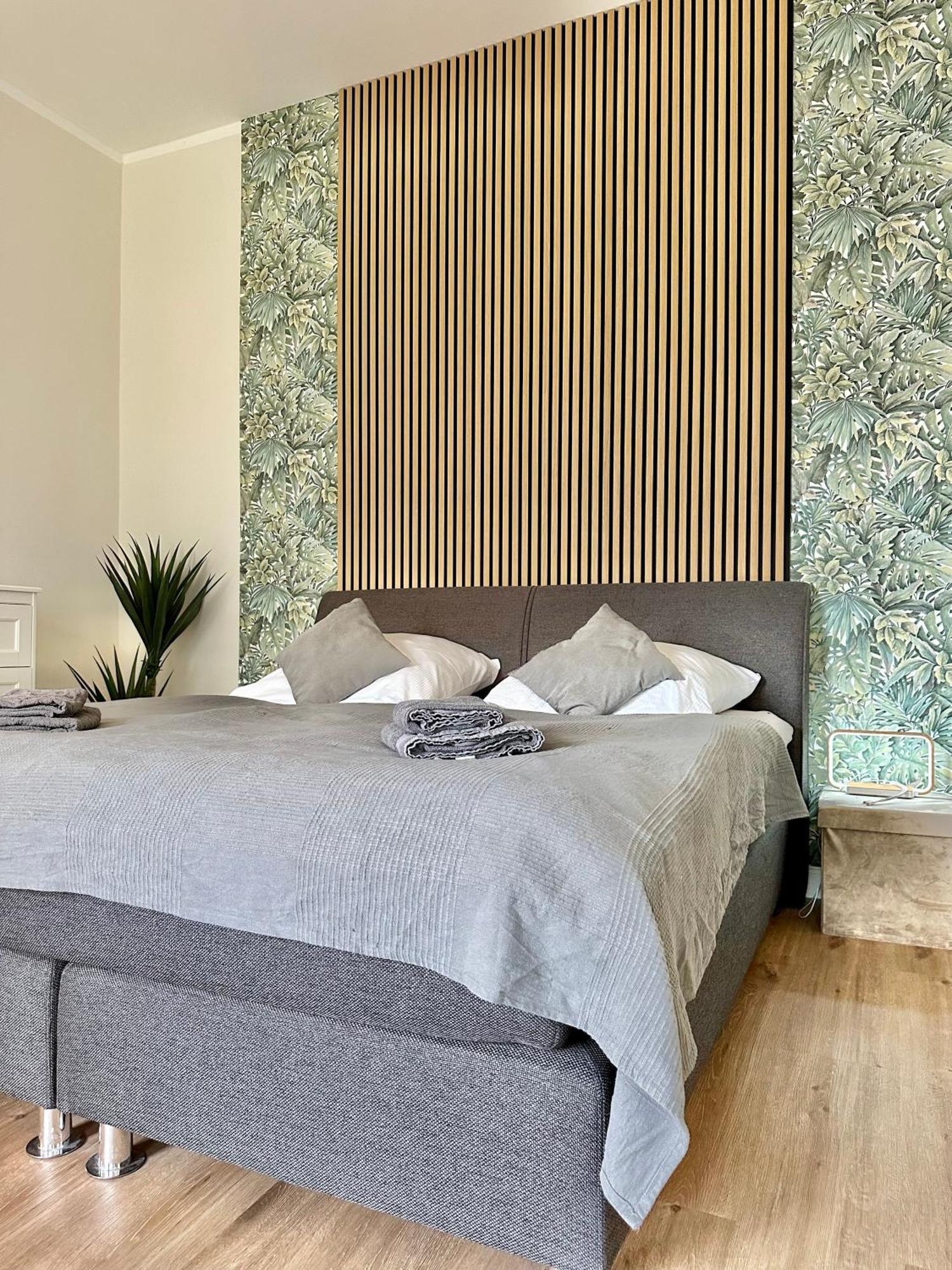 Exklusives City-Apartment Im Herzen Oldenburgs Mit Balkon Und Parkplatz A36 Esterno foto