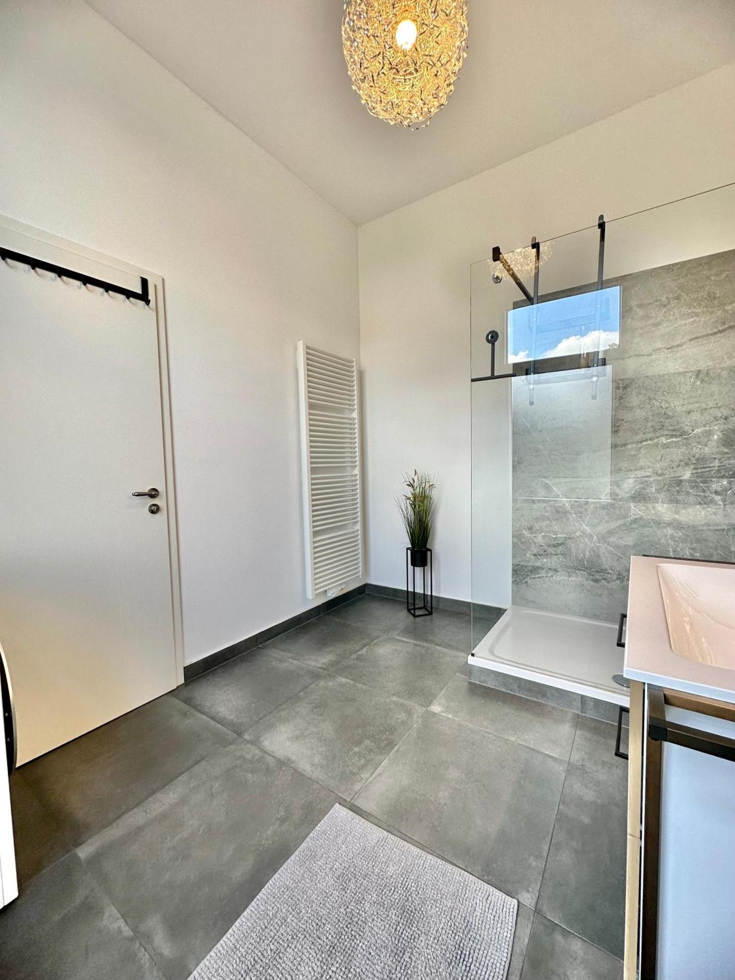 Exklusives City-Apartment Im Herzen Oldenburgs Mit Balkon Und Parkplatz A36 Esterno foto