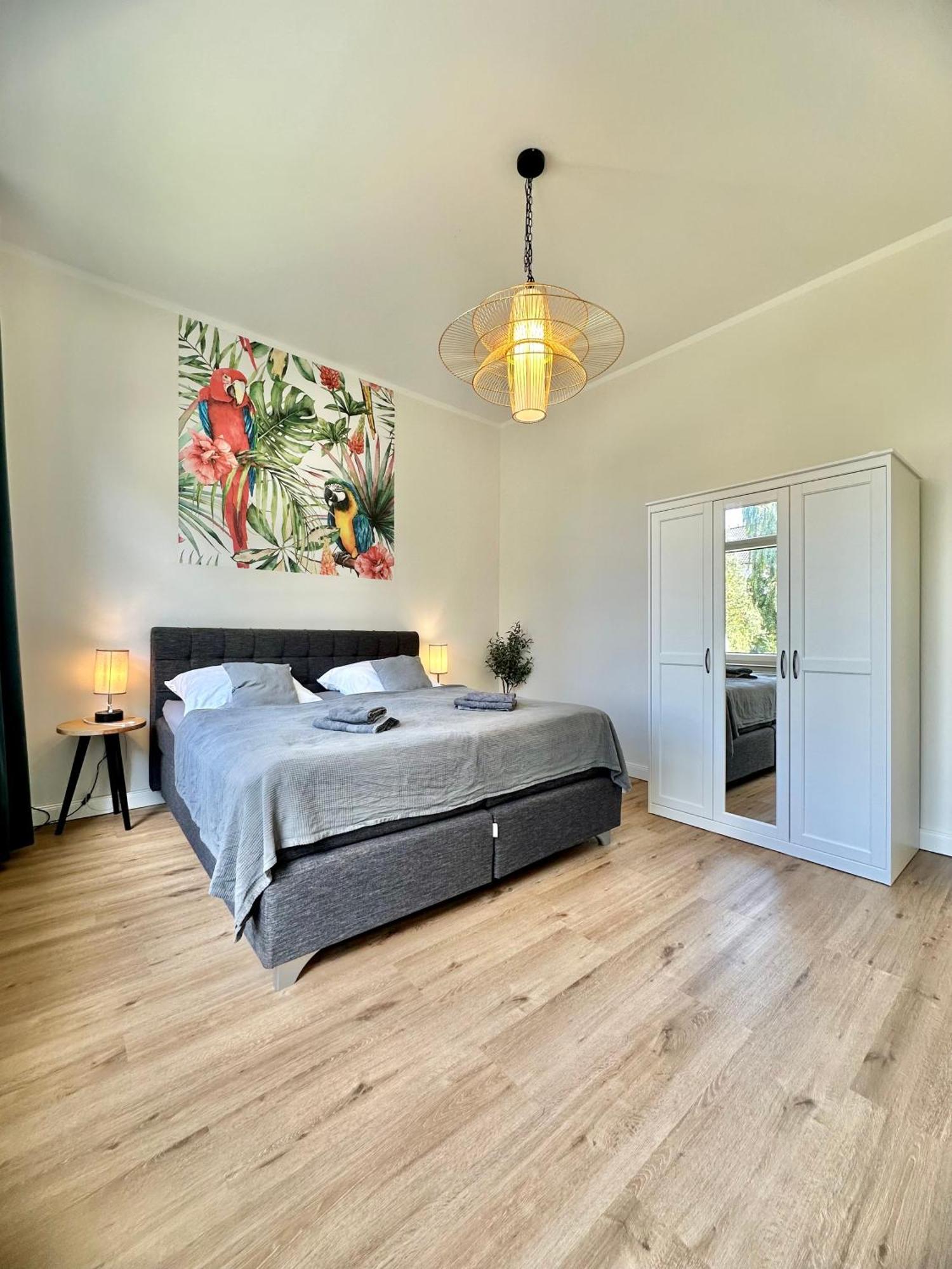 Exklusives City-Apartment Im Herzen Oldenburgs Mit Balkon Und Parkplatz A36 Esterno foto
